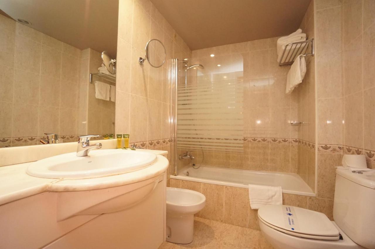 Hotel & Spa Niunit Эл Серрат Экстерьер фото
